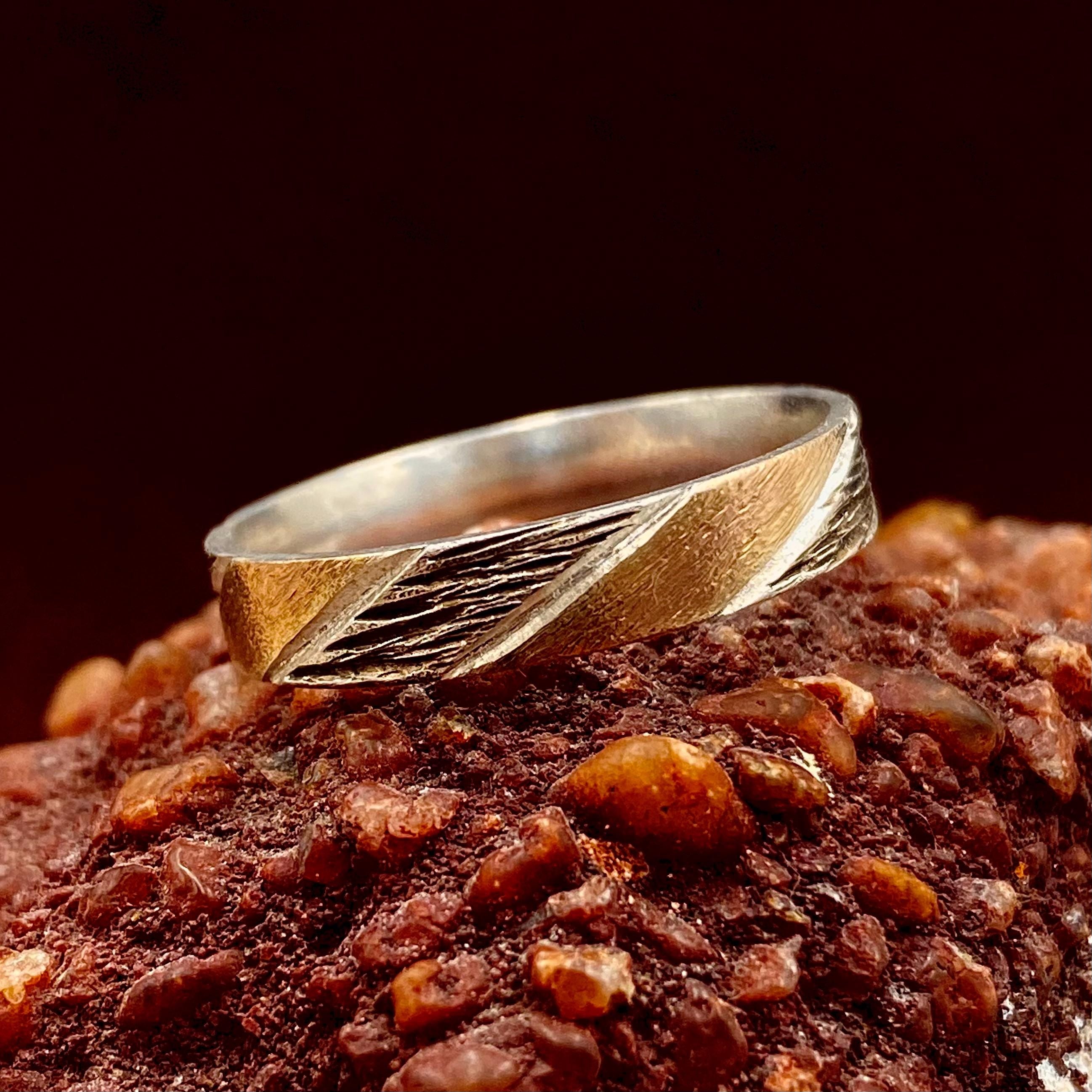 Perfect tree geometric design silver ring, original hand-carved bark pattern ring, band for men and women, vintage art ring