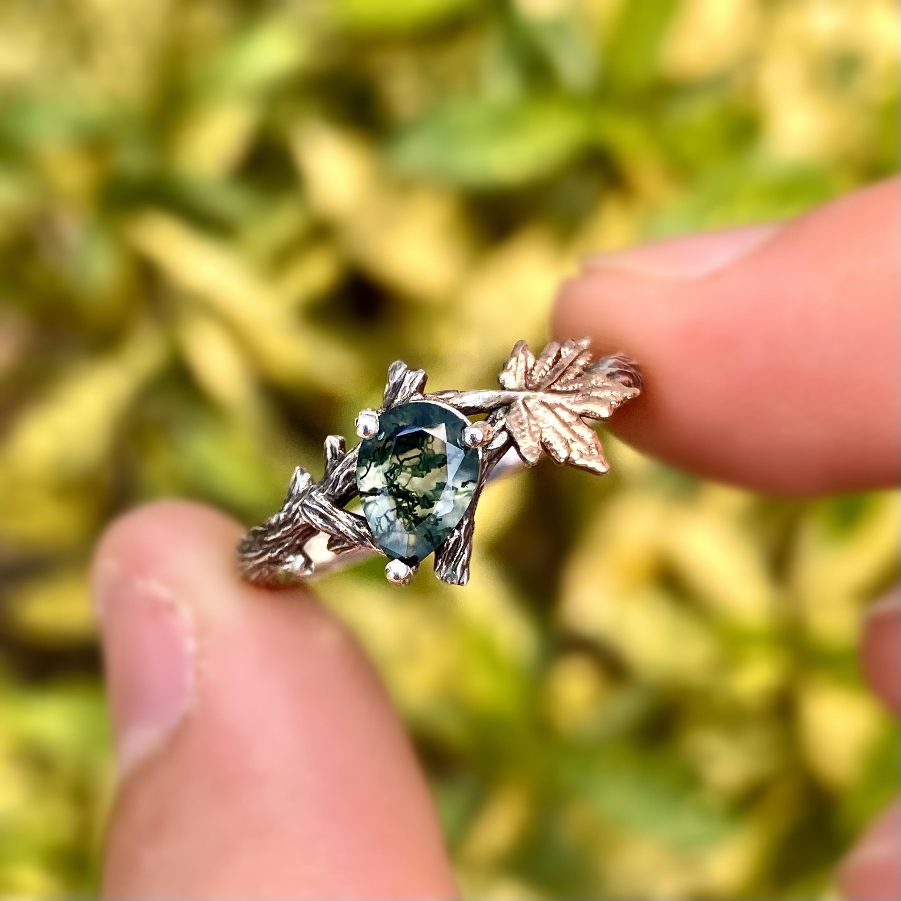 Custom natural moss agate twig ring, branch engagement band, hand-carved tree pattern, ring with stone, maple leaf silver jewely