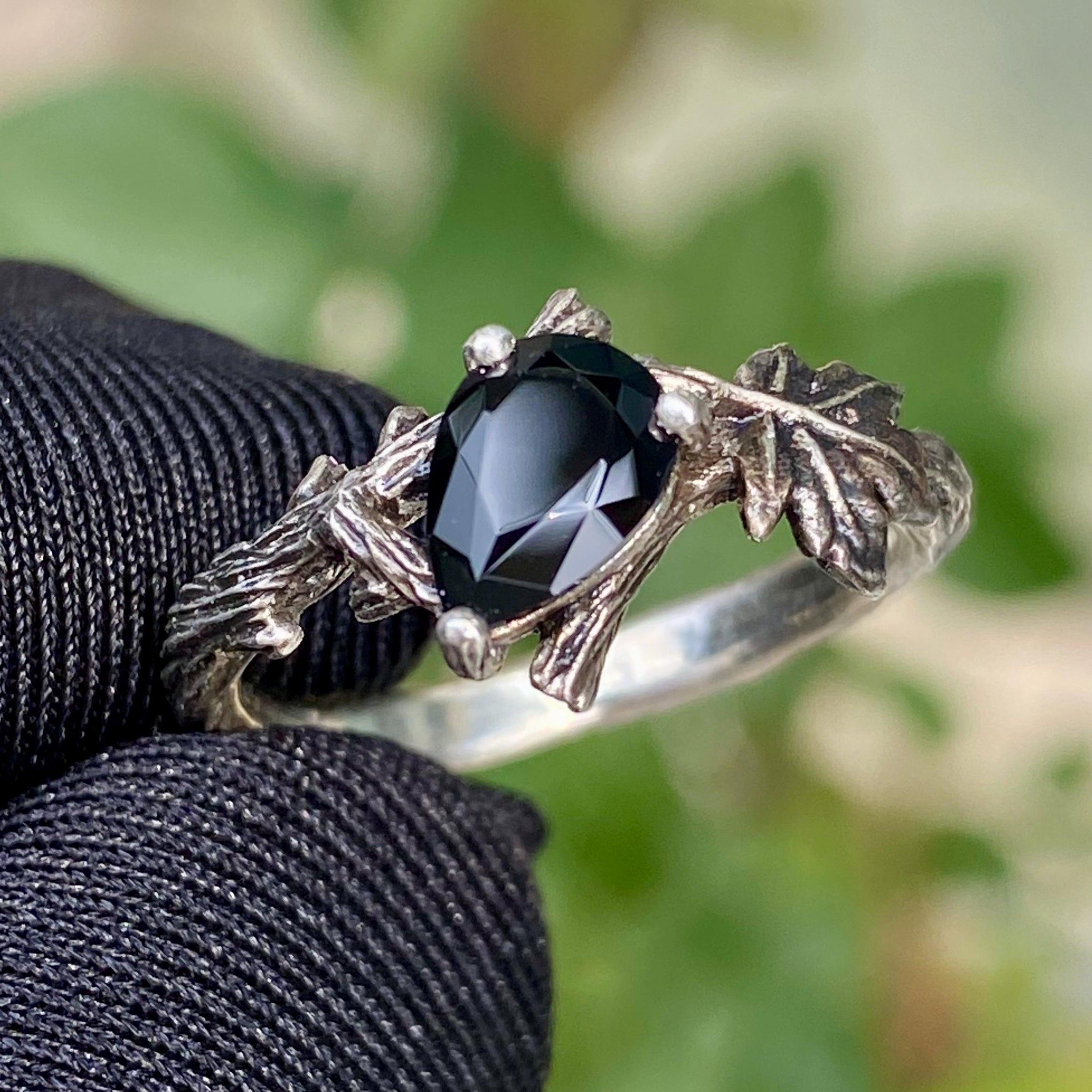 Black Onyx branch silver ring, mourning ring, suitable for funeral rings, hand-carved twig ring, low-key and elegant memorial ring