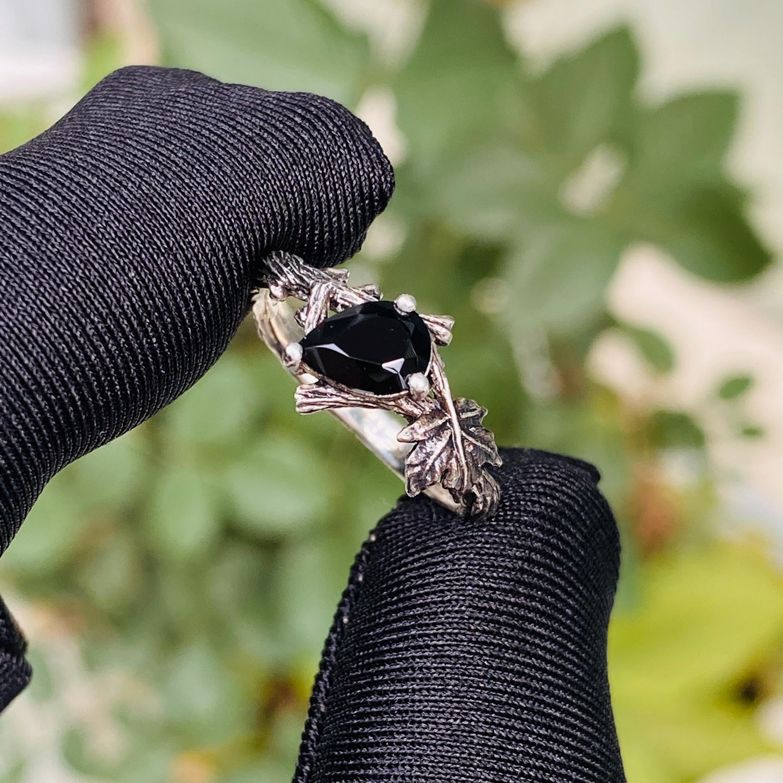 Black Onyx branch silver ring, mourning ring, suitable for funeral rings, hand-carved twig ring, low-key and elegant memorial ring