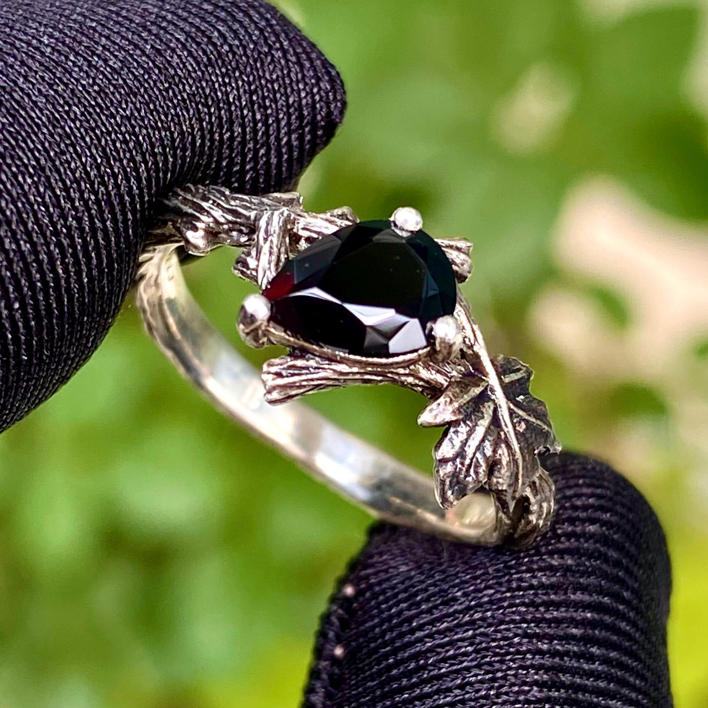 Black Onyx branch silver ring, mourning ring, suitable for funeral rings, hand-carved twig ring, low-key and elegant memorial ring