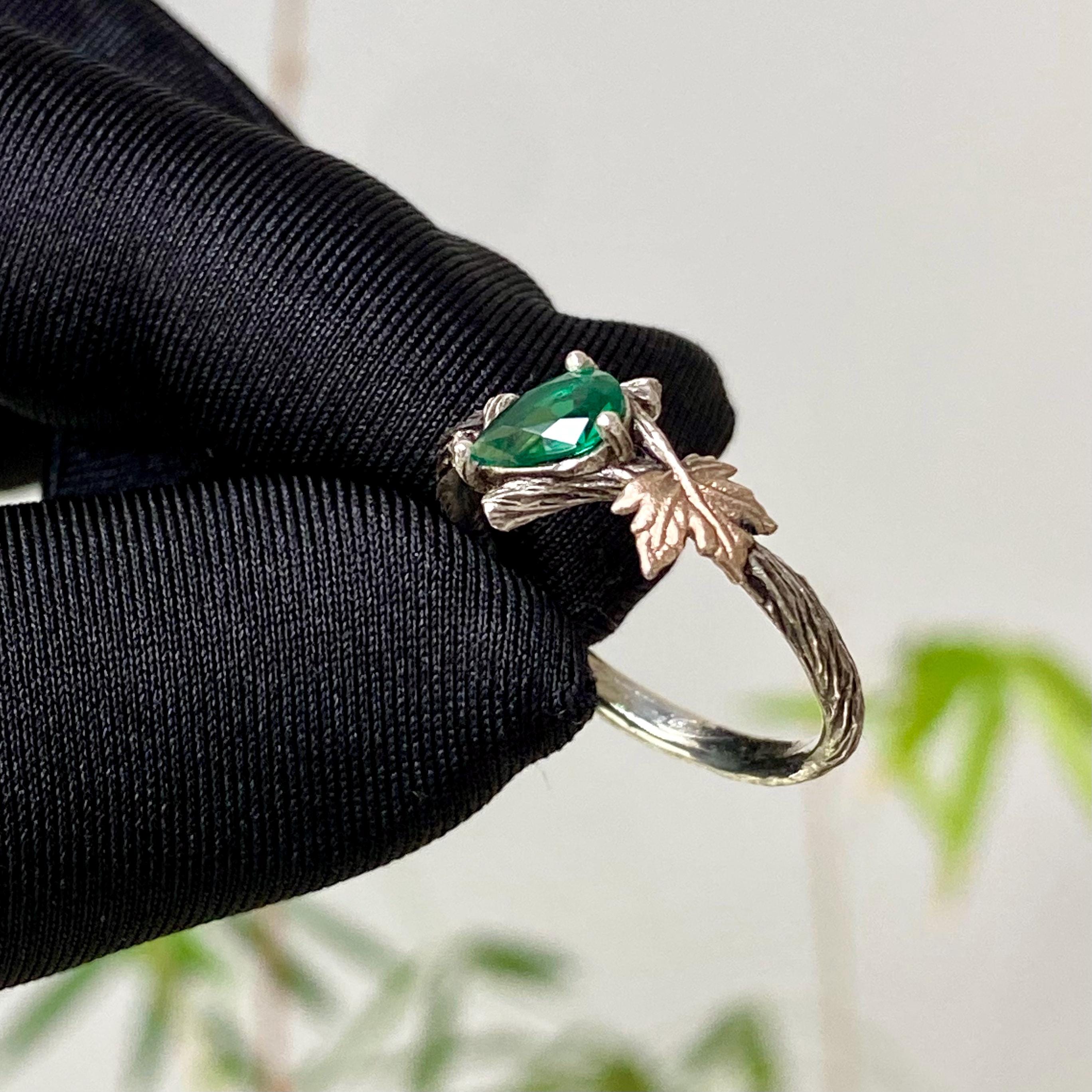 Sterling silver personalized branch ring, natural emerald maple leaf band, vintage unique women's twig ring, hand-carved tree pattern ring