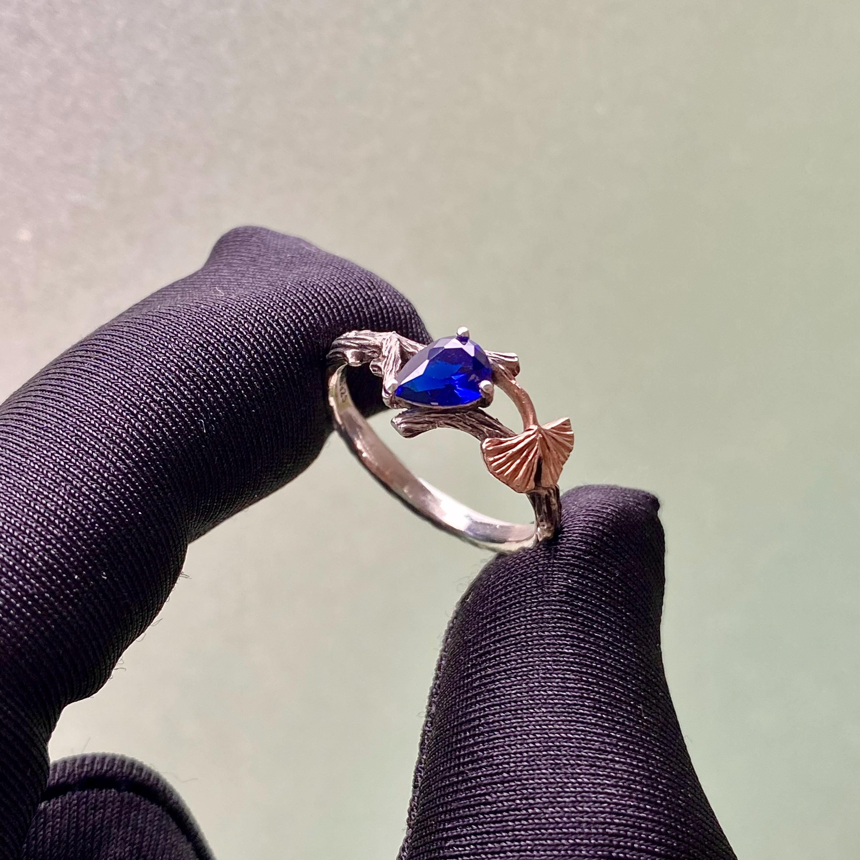Sterling silver hand-carved ginkgo leaf wedding ring, sapphire vintage engagement ring, branch ring, woodland ring, twig ring with stone